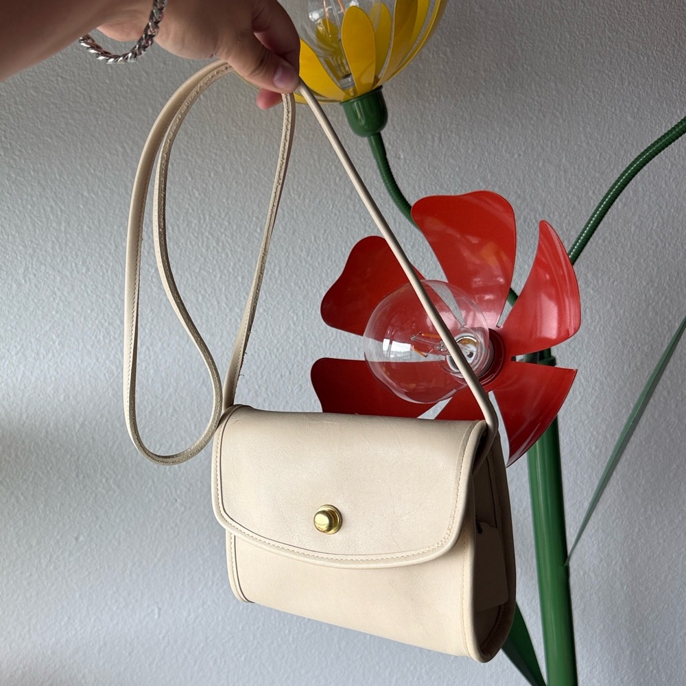 Rare Vintage Coach Chrystie Crossbody in Bone White